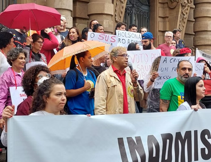 Manifestação contra cortes nos recursos para políticas de aids e saúde