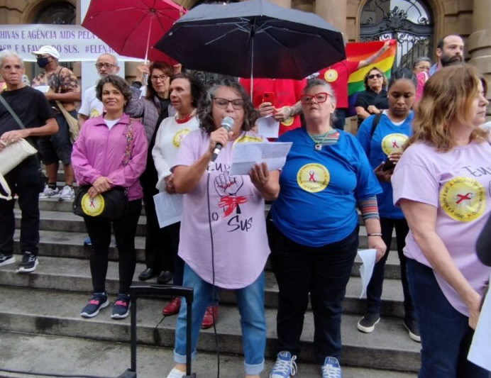 Manifestação contra cortes nos recursos para políticas de aids e saúde