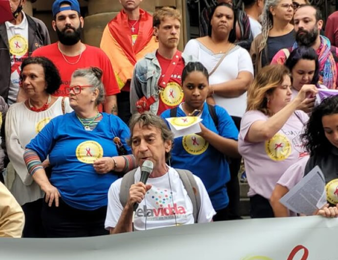 Manifestação contra cortes nos recursos para políticas de aids e saúde
