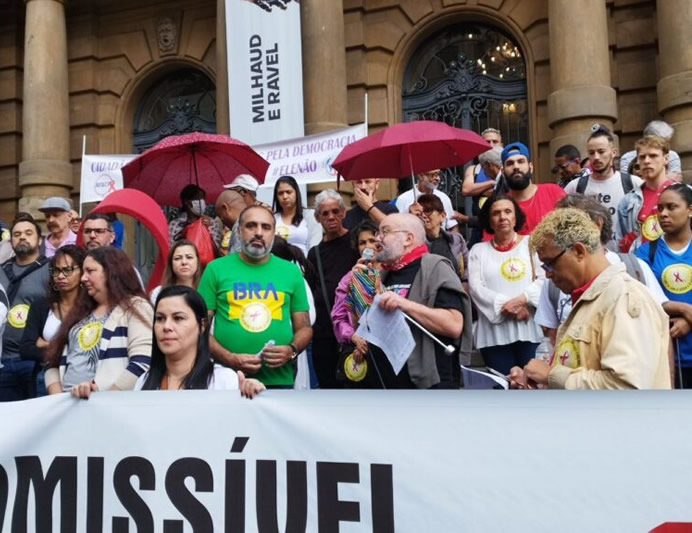 Manifestação contra cortes nos recursos para políticas de aids e saúde