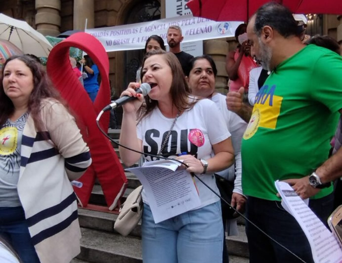 Manifestação contra cortes nos recursos para políticas de aids e saúde