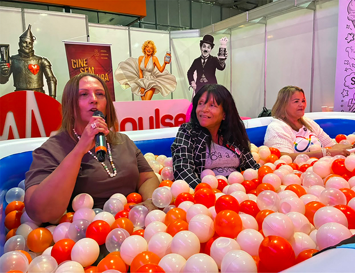 Integrantes da Sociedade Civil durante a 26ª Conferência Internacional de Aids 2026 reforçam a defesa do acesso universal às novas tecnologias de prevenção e tratamento do HIV.