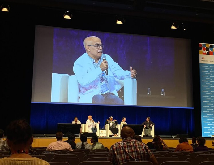 O ativista Veriano Terto da ABIA na 25ª Conferência Internacional de Aids